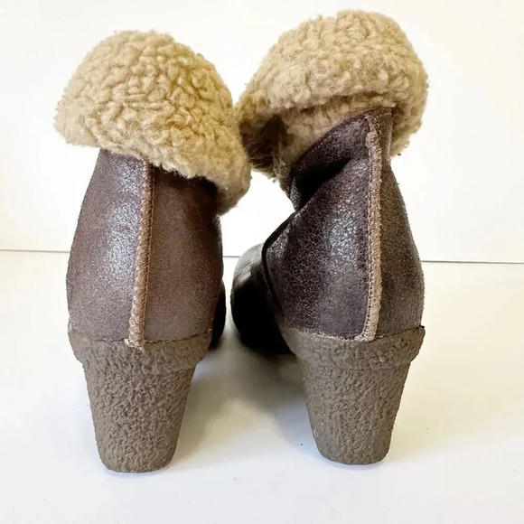 TIMBERLAND Earth Keepers Womens 7.5 Wedge Shearling Lined Brown Booties - Picture 2 of 7